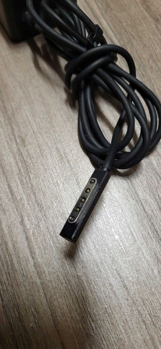 Microsoft incarcator 12V-2A model 1513 fuctional