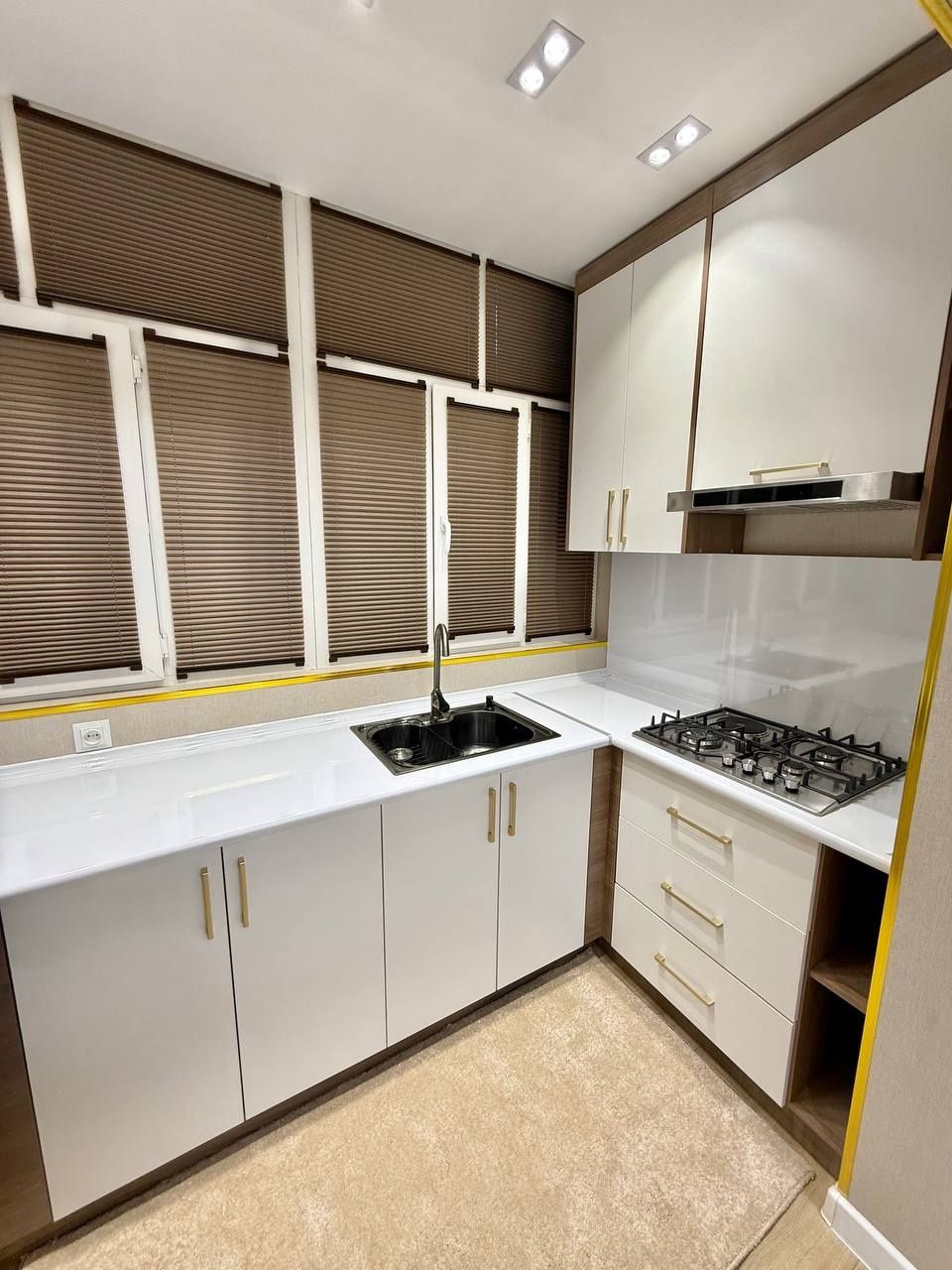 Продается 3-х ком на 1 этаже Чиланзар З метро Новза Гагарина.