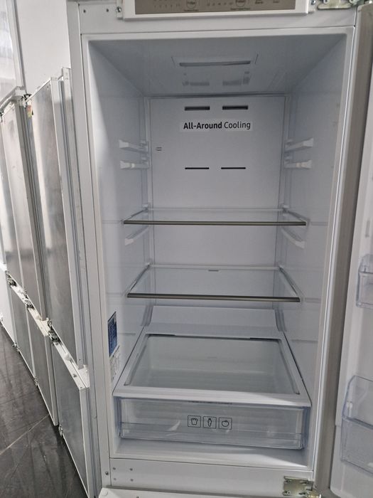 Хладилник за вграждане Samsung No Frost