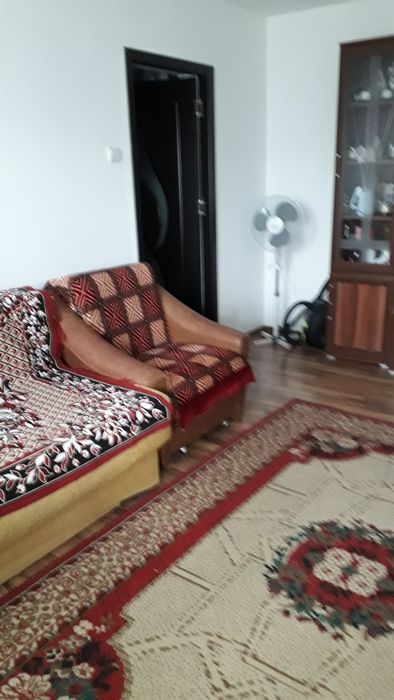 Doamnă pensionara,primesc in gazda una fata nefumatoare zona Podu Ros.