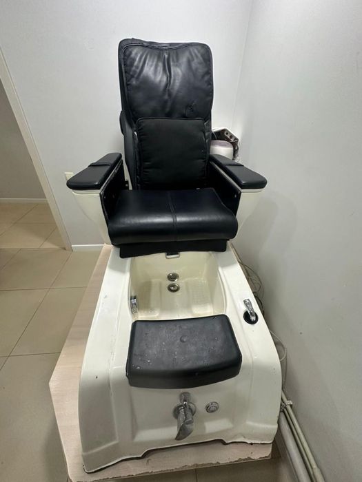 Педикюрное кресло с масажером