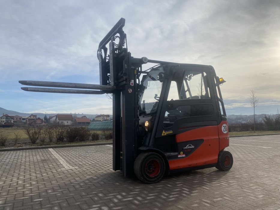 De inchiriat stivuitor electric Linde E30HL
