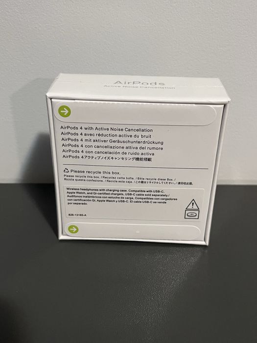 Apple AirPods 4 с активно шумопотискане (ANC)