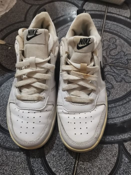 Vand adidasi Nike marimea 38