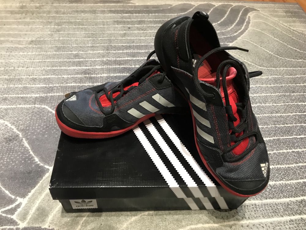 Adidas marimea 42