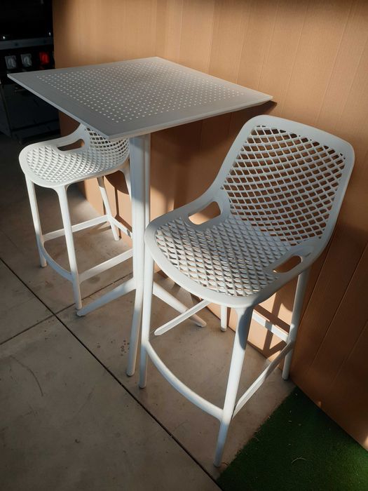 Комплект щъркели и маса