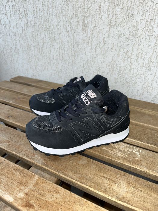 Маратонки New Balance номер 28