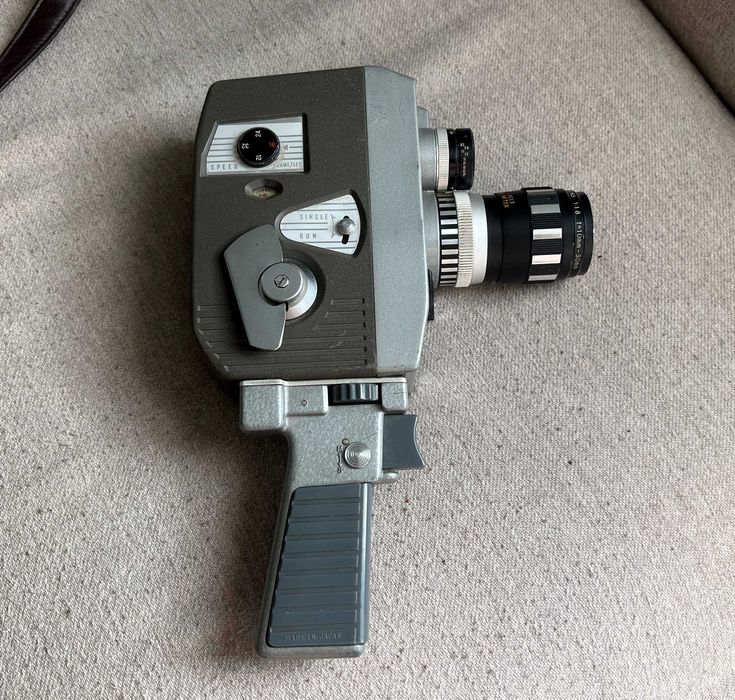 Cameră de filmat vintage Kopil Zoom-EE 8mm + geantă Bolex  funcțională