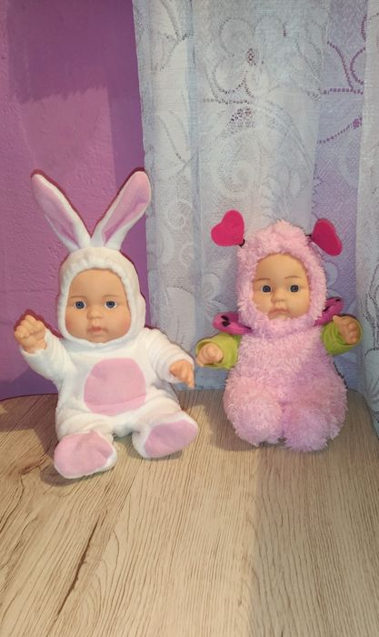 Кукла на бебе с костюм на пеперуда