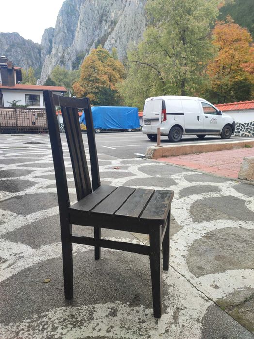 Столове - дърво, пластмаса, кожа