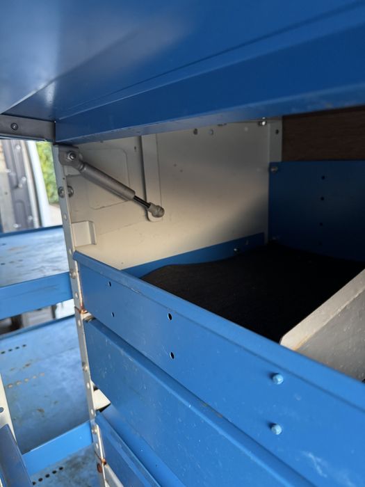 Vand rafturi metalice pentru dube / autorutilitare