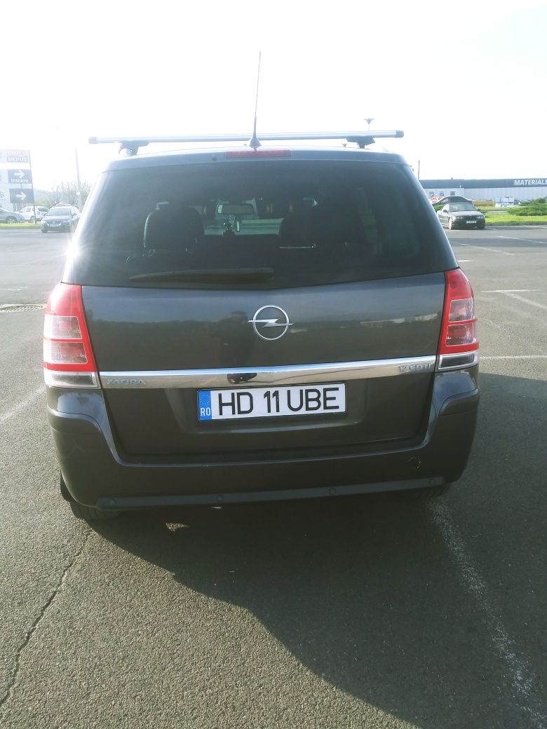 Opel Zafira B Editie Limitata an 2009 Diesel