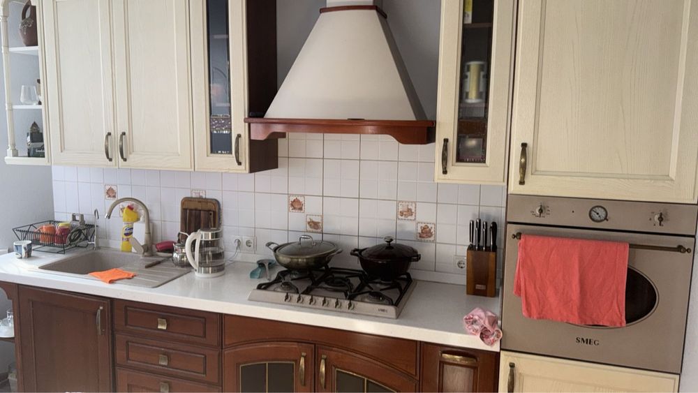 Продам гарнитур кухню с техникой остров шкаф сервант