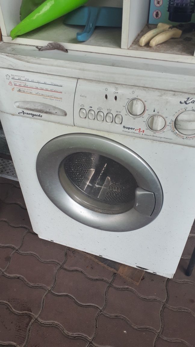 Продам стиральную машинку  Хотпоинт-аристон  5 килограмм
