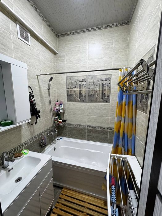 Квартира сотилади.