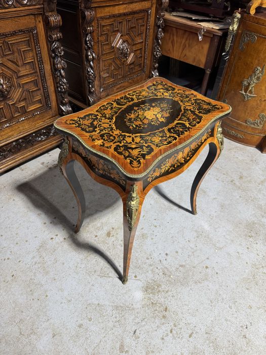 Masuta de machiaj, ludovic XV, cu filee, intarsii si ornamente bronz