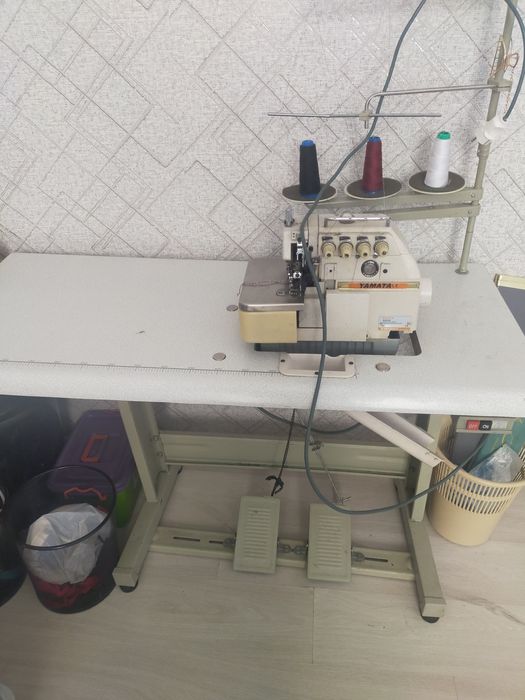 Продам промышленный оверлок !