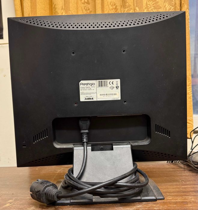 Монитори ACER и PRESTIGO 17 инча