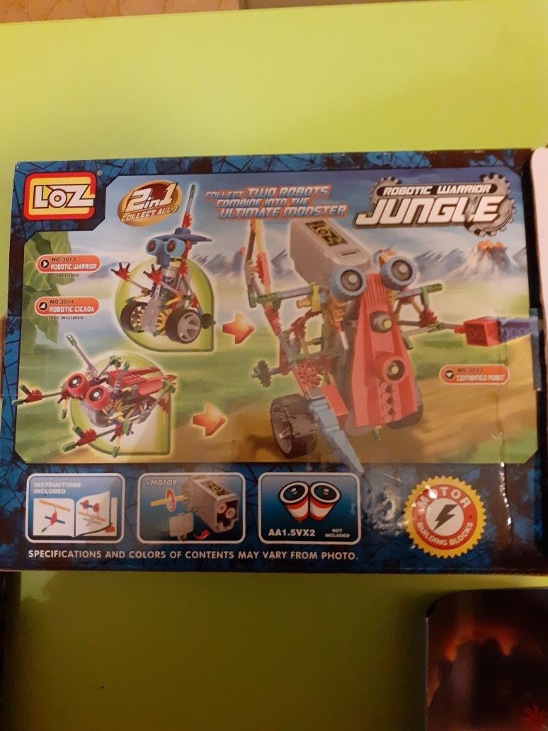 Jucarie puzzle robot