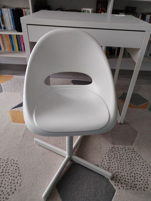 Birou și scaun ikea