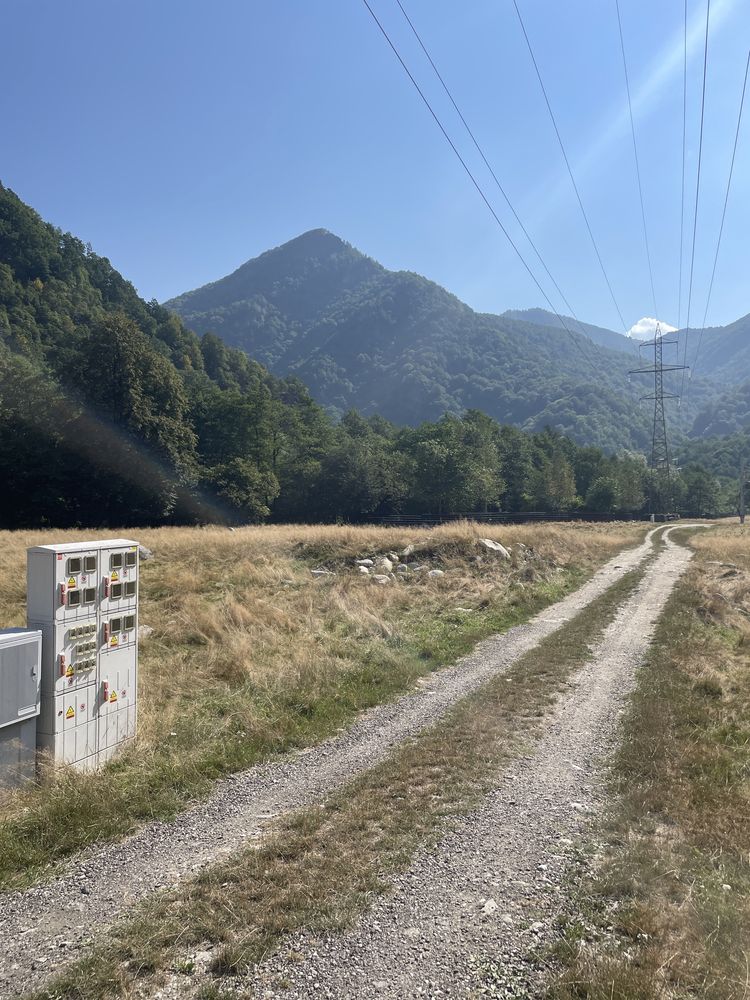 Teren intravilan 28€/mp ,2900mp , 16 metri stradali.