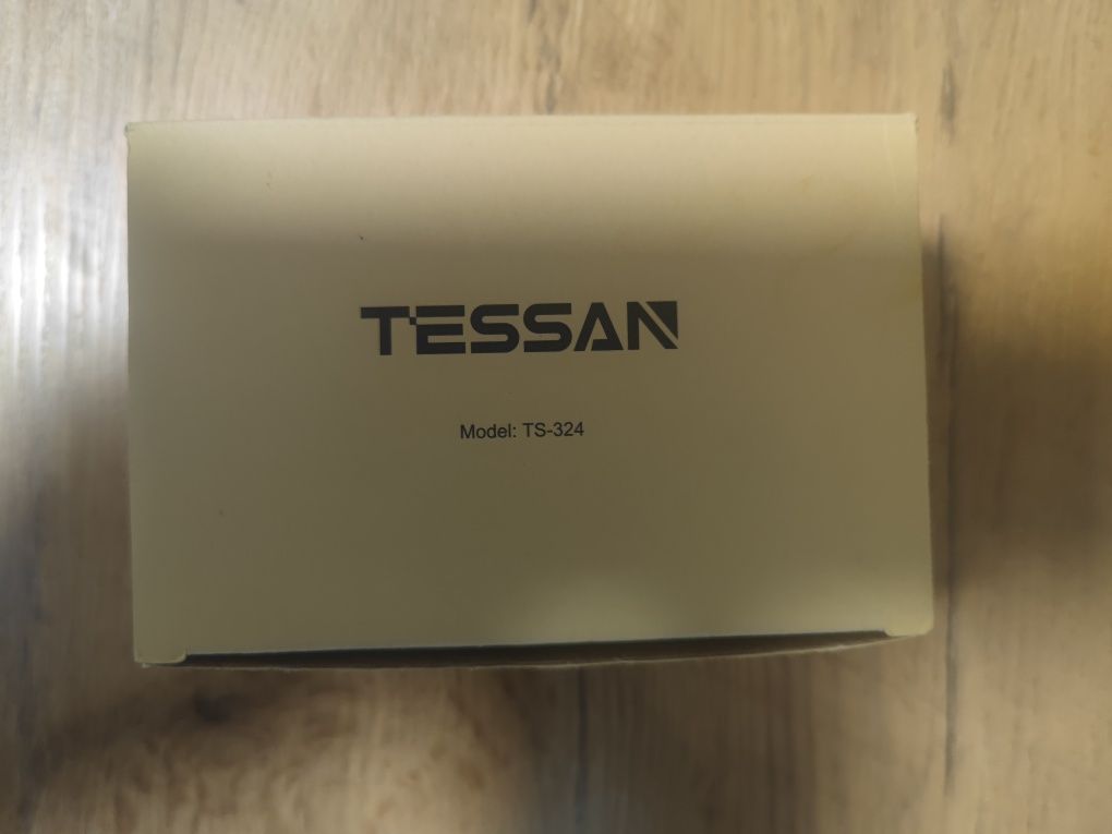 Vând extender de priza Tesan TS-324, 3 prize, 2 x usb, 3600w