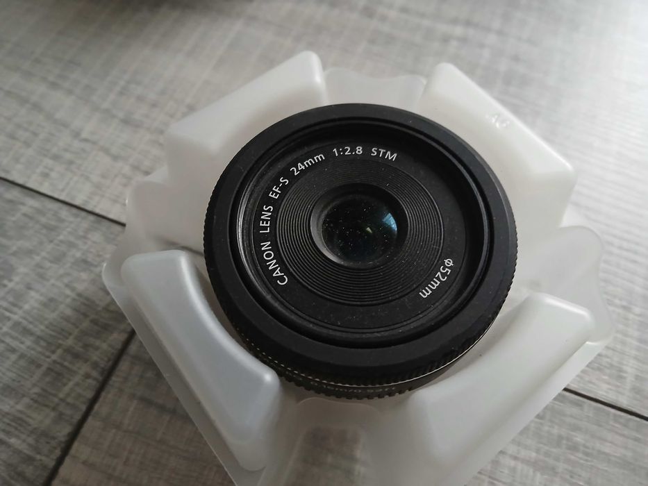 Canon 6D + obiectiv 50 mm