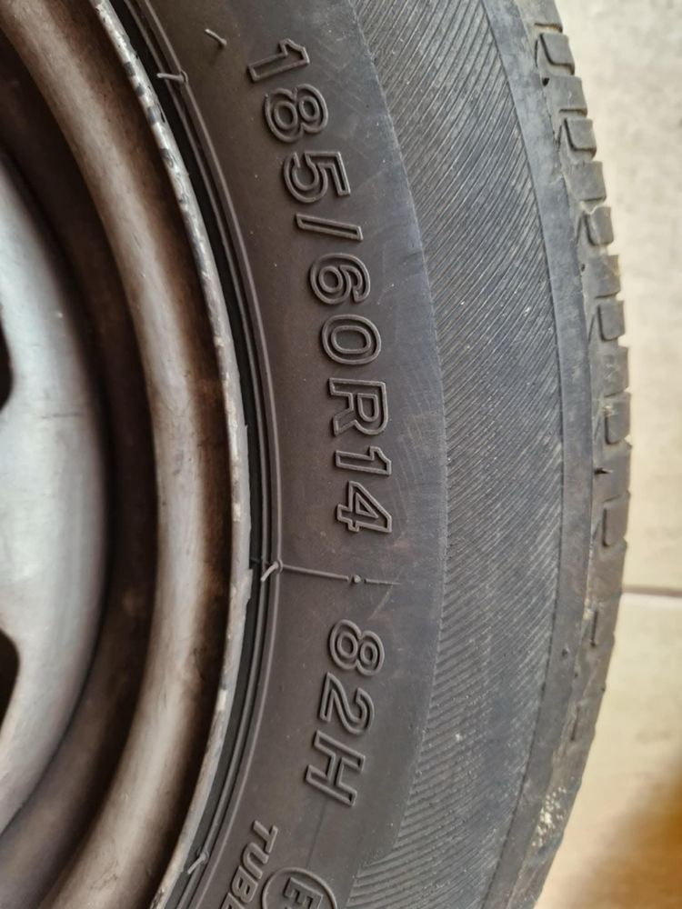 Продавам гуми с джанти за VW Lassa 185/60R14