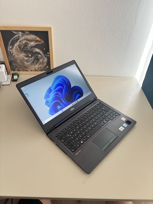 Fujitsu Lifebook U748• i7-8565u• 16gb ram• SSD Samsung 256• 14 inch