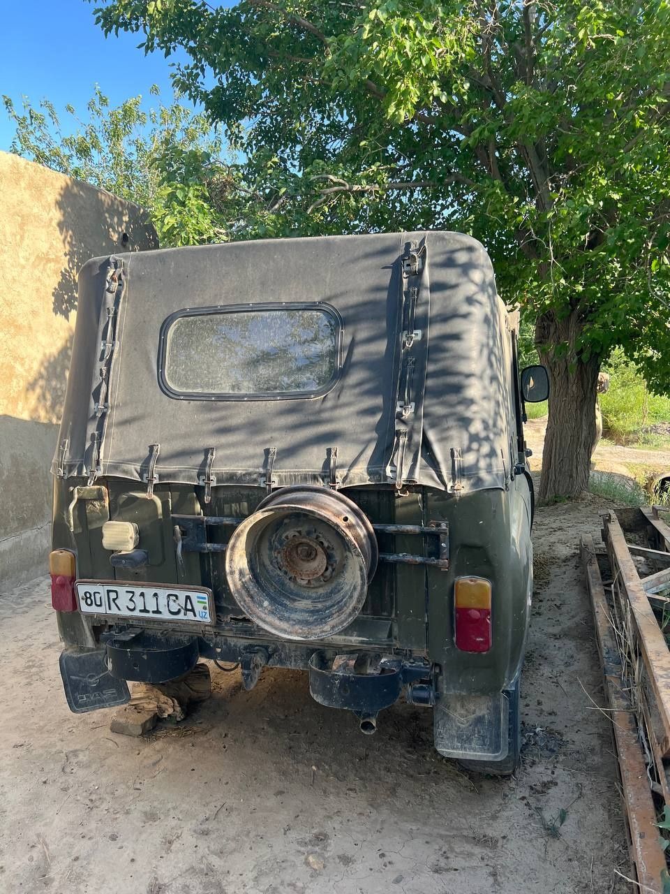 Uaz srochna sotiladi