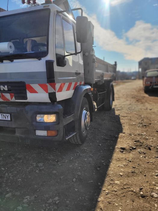 Camion basculabil bilateral