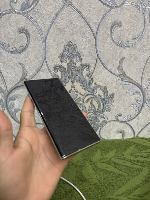 Samsung note 10 5g 6.3 ekran polni ketgan qogan joyi cho’tki