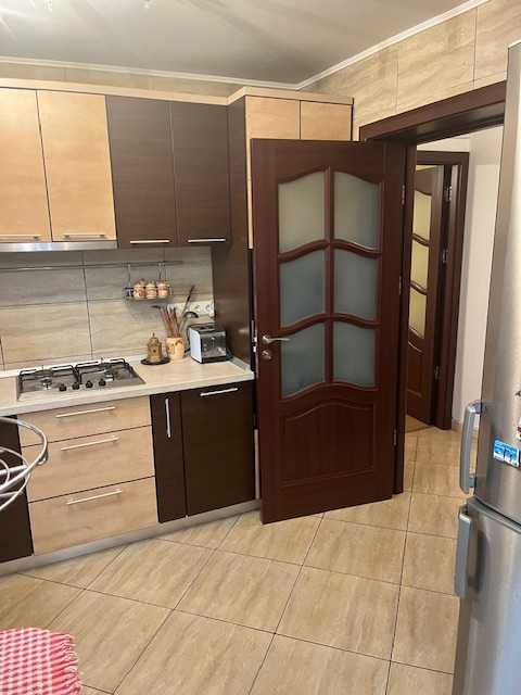 Apartament cu 3 camere in Tg.Neamt, B-dul Mihai Eminescu, bl.M9, 75 mp