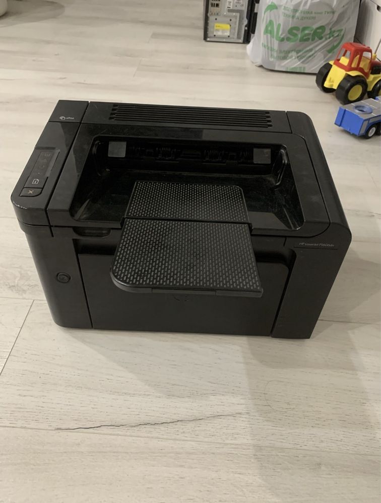 Принтер HP LaserJet P1606dn черно белый