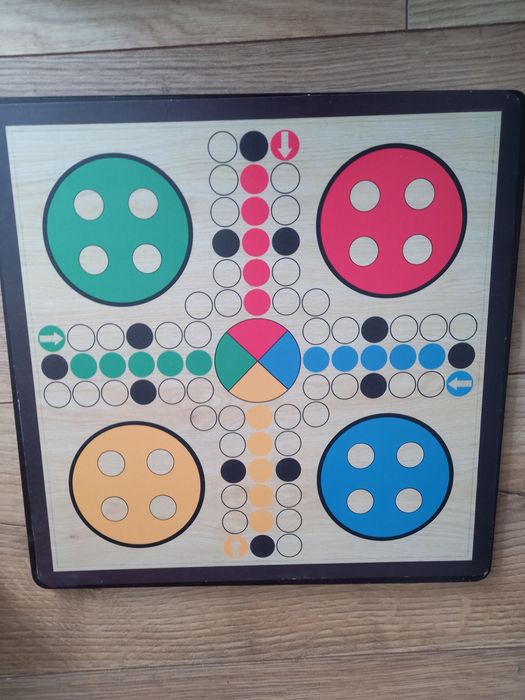 Vand set complet de 10 jocuri