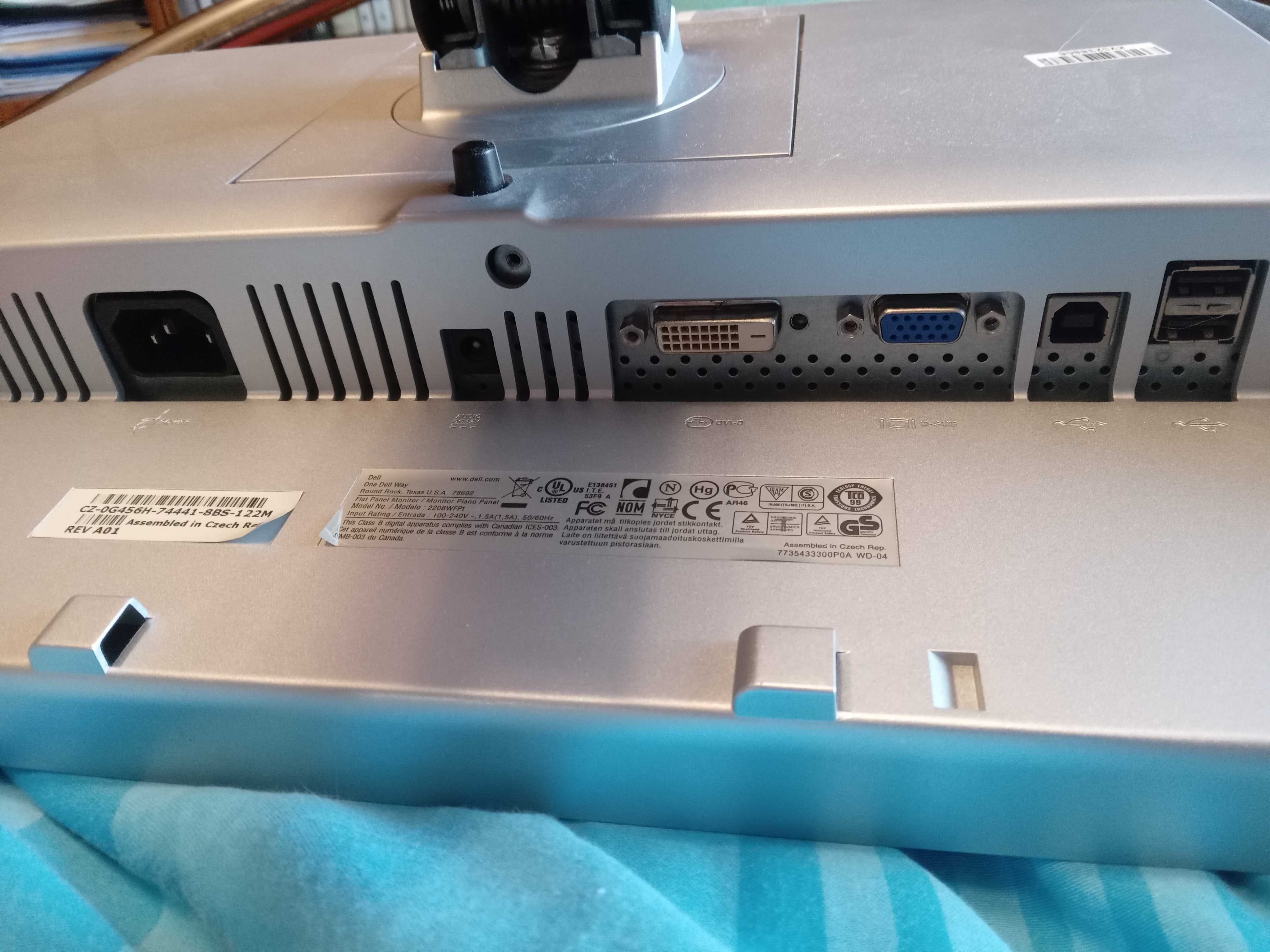 Продавам монитор Dell 2208WFPT