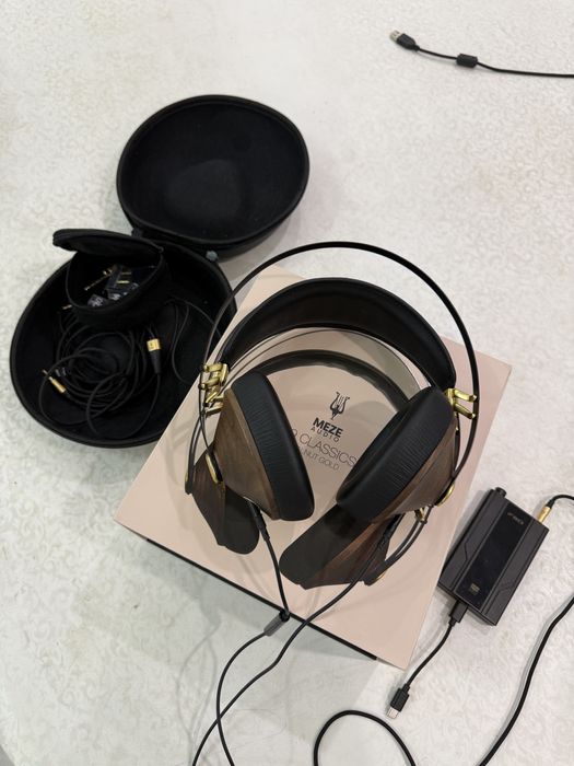 Meze 99 Classsics (Walnut Gold)