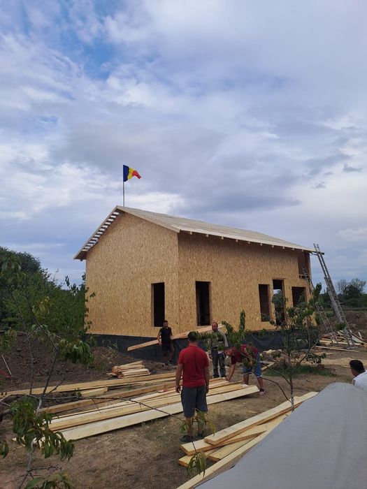 Facem case cabane din lemn