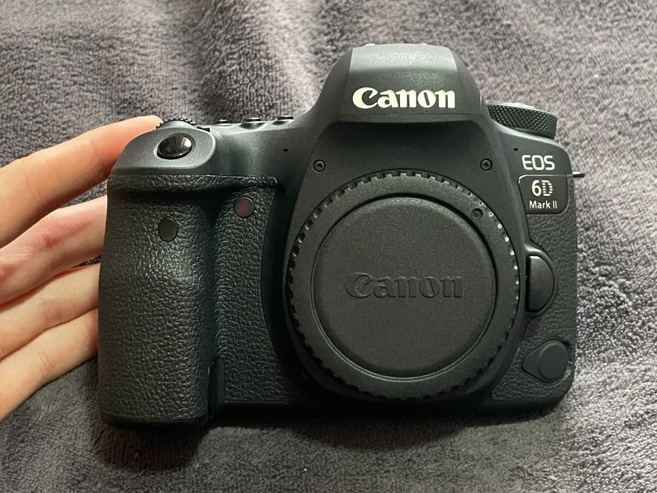 Фотоаппарат Canon EOS 6D Mark II Body