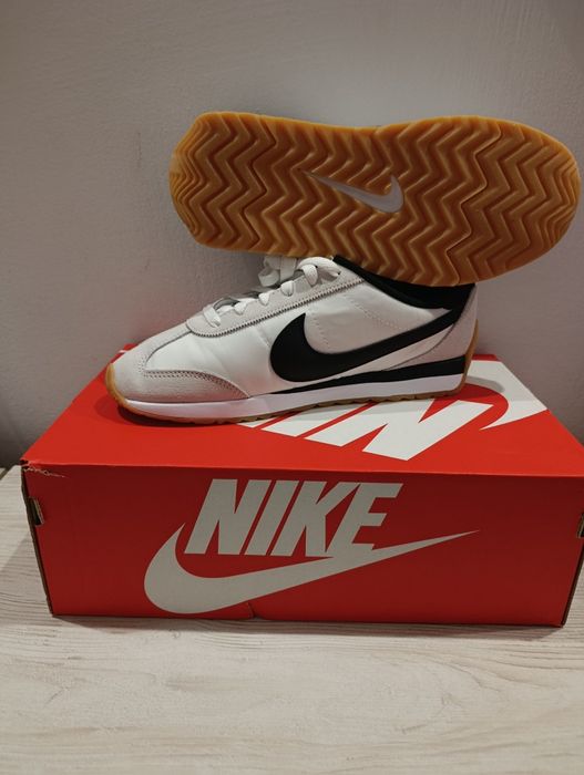 Nike Pacific Nr 41 - 26 cm - alb