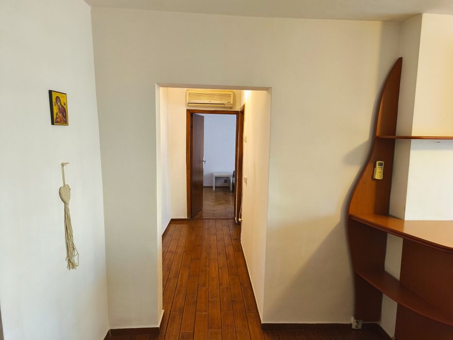 Apartament 3 camere central- de inchiriat