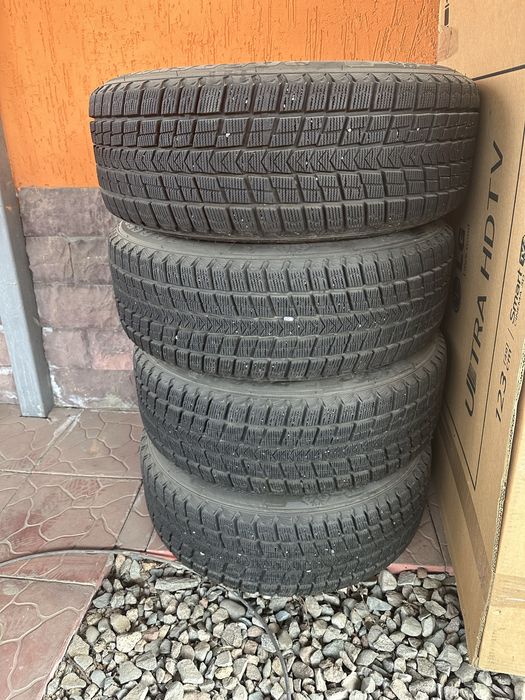 Зимняя резина 225/60 R17 Roadstone WinguardIce SUV