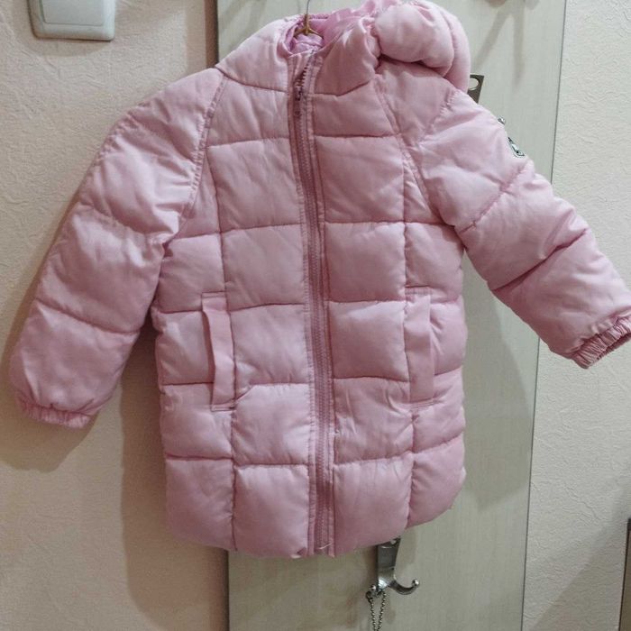 пуховичок для девочки и шапочка б.у. в отличном состоянии