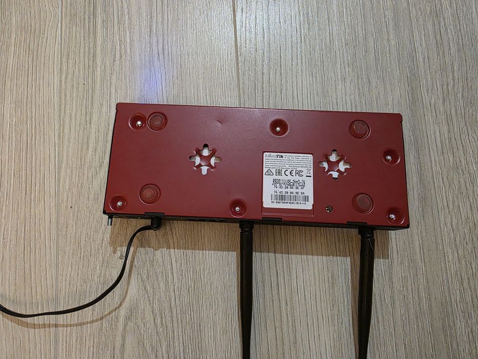MikroTik RB2011UiAS-IN роутер