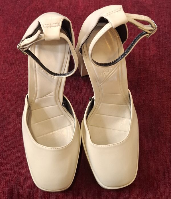 Pantofi eleganti