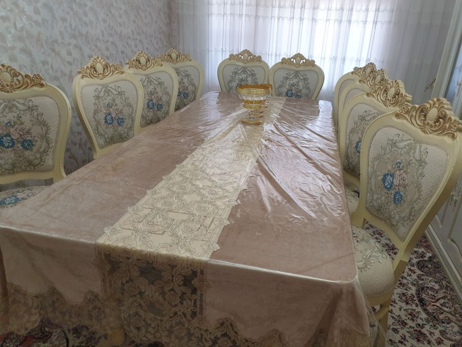 Столь стул гостиние в отличном состоянии