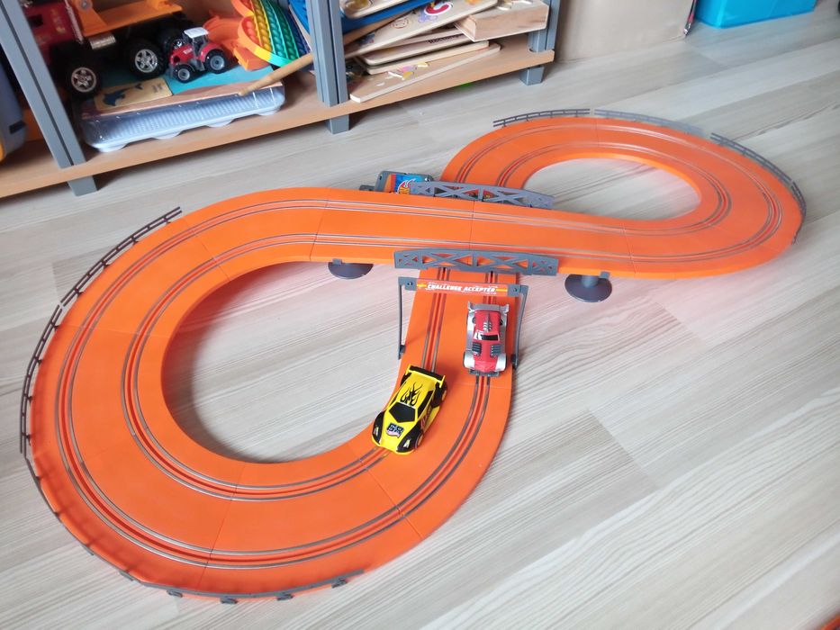 Писта Хот Уилс / Hot Wheels slot car track set beginner level