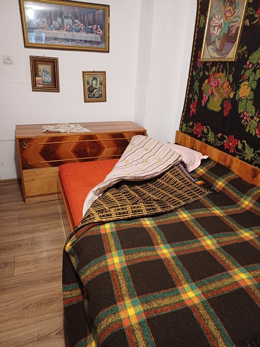 Mobilă veche in stare bună!