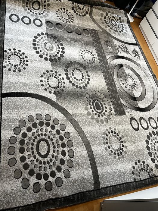 Продается хороший ковер 3х4