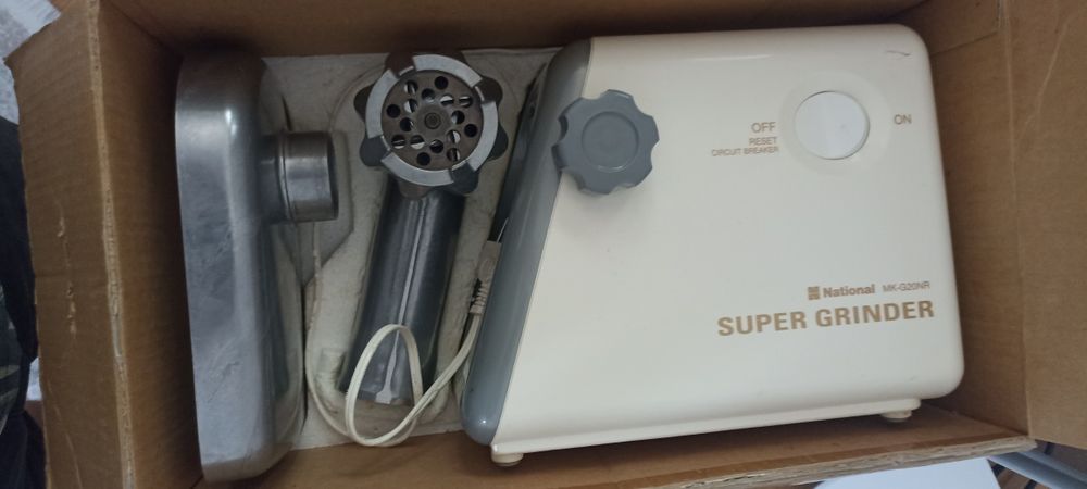 Продается электромясорубка